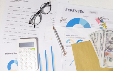 Analytical Business Reports on Tabletop – Tools and Currency Highlight Economic Review
