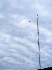Obraz premium große Antenne und Flugzeug