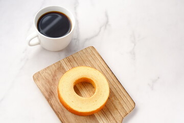 美味しそうなバウムクーヘンと、淹れたてのフレッシュなコーヒーで、とびきりのコーヒーブレイク
