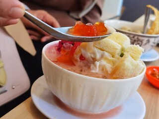 bowl of yogurt with fruit
