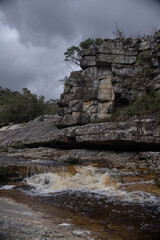 Paredão de Pedras Rio Cachoeira Rochas Quartzo 
