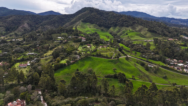 Foto a&eacute;rea sobre el municipio de El Retiro, en Antioquia, Colombia
