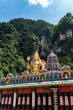 Vibrant temple and Murugan statue at Batu Caves, Kuala Lumpur