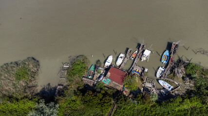 Porto Tolle is located between the Po di Maistra and Po di Gnocca rivers and is cut in half by the Po di Venezia (Parco regionale del Delta del Po)