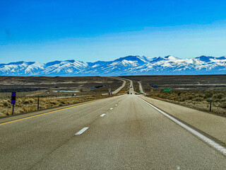the road to the mountains