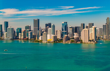 Obraz premium Modern city building and skyscraper. City downtown skyline. Aerial panorama of Miami. Aerial view of modern skyscraper in downtown Miami, Brickell Key. Skyline of Miami. Brickell city center