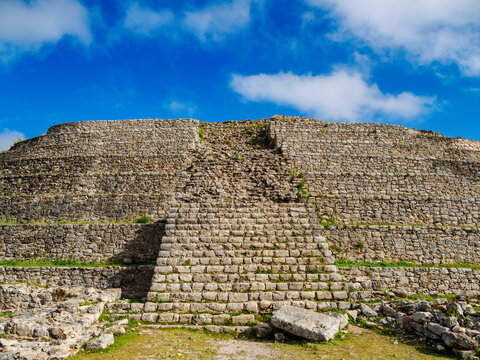 Kinich Kak Moo Mayan Pyramid, Izamal, Yucatan State, Mexico