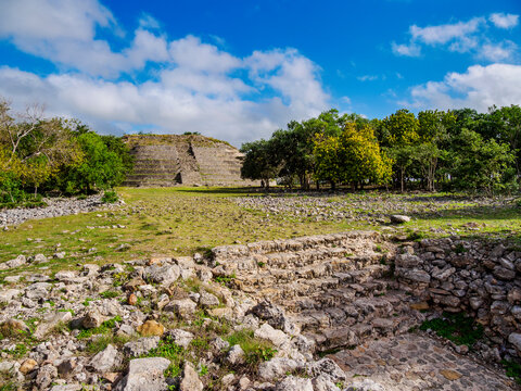 Kinich Kak Moo Mayan Pyramid, Izamal, Yucatan State, Mexico
