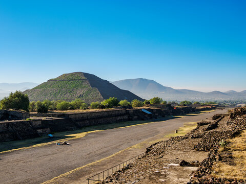 View over the Avenue of the Dead towards the Pyramid of the Sun, Teotihuacan, Mexico State, Mexico