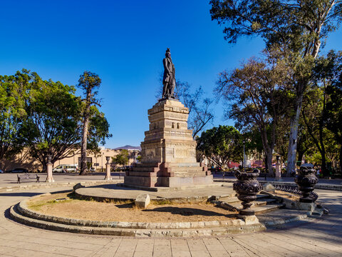 Monument to Don Benito Juarez Garcia, El Llano Park, Oaxaca de Juarez, Oaxaca State, Mexico