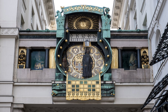 View of the Ankeruhr, the famous Art Nouveau bridge-clock on Hoher Markt, Austria