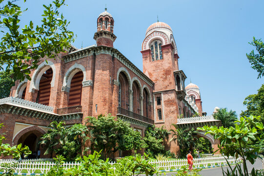 Senate House building, University of Madras, Wallajah Road, along Marina Beach, Chennai (Madras), Coromandel Coast, Tamil Nadu state, South India, Asia