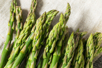 Raw Green Organic Asparagus Spears