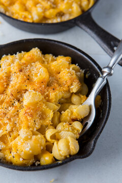 Macaroni and cheese in cast iron skillets 