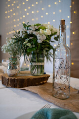 Décoration florale élégante de table de mariage – ambiance romantique et raffinée