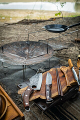 焚き火台 ナイフ 包丁 鉄フライパン ソロキャンプ 無骨キャンプ キャンプ道具 キャプ素材