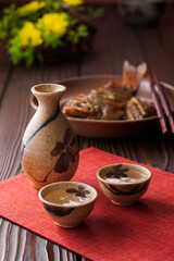 【日本酒とめばるの煮付け】旨味がたっぷり染み渡っためばるの煮付けを肴に愉しむ日本酒。