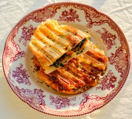 Grilled Sandwich 샌드위치 빨간 플레이트