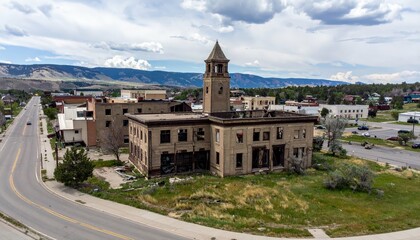 Fototapeta premium Abandoned Building in Cheyenne, Wyoming, Symbol of Forgotten City Life