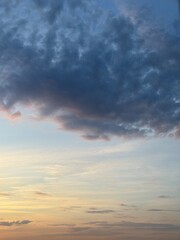 Obraz premium Beautiful skyscape, clouds floating in the sky