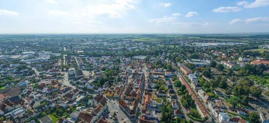 Blick über die Stadt Neuburg im bayerischen Donautal