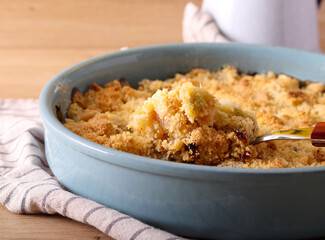 rhubarb crumble baked dessert