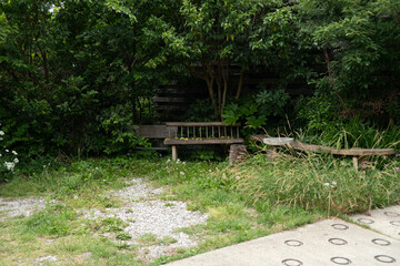 手作りのベンチ