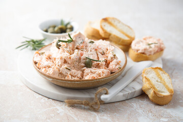 Salmon rillettes with capers