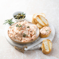 Salmon rillettes with capers