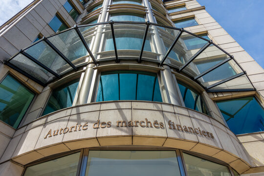 Paris, France - 29 mai 2025: Fa&ccedil;ade du b&acirc;timent abritant le si&egrave;ge de l'Autorit&eacute; des March&eacute;s Financiers (AMF), autorit&eacute; administrative fran&ccedil;aise charg&eacute;e de la r&eacute;gulation des march&eacute;s financiers
