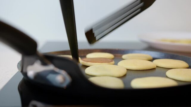 Mini Cocktail Blinis &ndash; Cooking on a Crepe Pan
