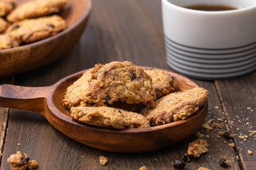 テーブルの上の美味しそうなクッキー