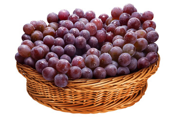 cesta de vime com cachos de uvas frescas isolado em fundo transparente 