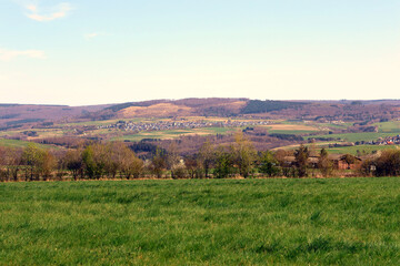 Fototapeta premium Weite Kulturlandschaft im Hochwald bei Beuren
