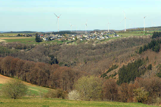 Windenergie im Dhrontal &ndash; Energiewende in l&auml;ndlicher Landschaft