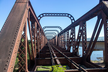 Antigua puente sobre río Cuareim