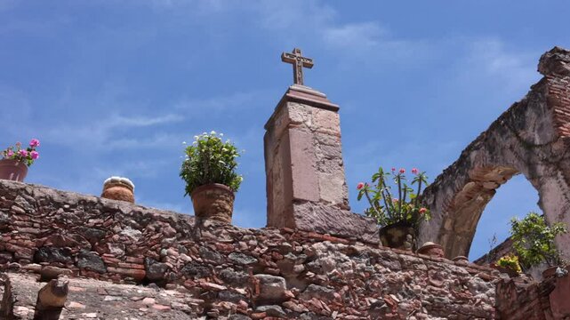 Templo y Ex-Convento de la Santa Cruz de los Milagros, en Quer&eacute;taro