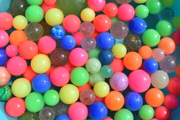 カラフルなスーパーボール