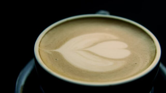 カフェラテとラテアート