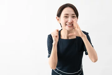  エステサロン制服を着た若い女性　ビューティイメージ © aijiro