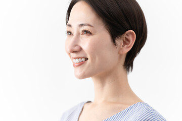 私服姿の女性　ライフスタイルイメージ