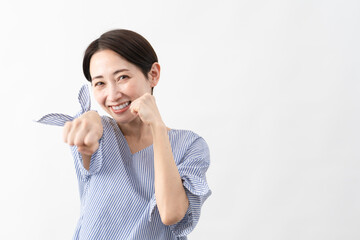 私服姿の女性　ライフスタイルイメージ