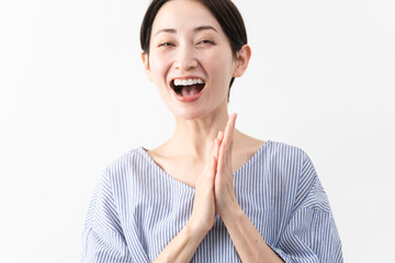 私服姿の女性　ライフスタイルイメージ
