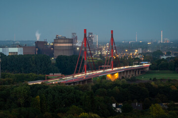 Obraz premium Autobahnbrücke über den Rhein