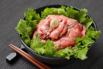 ローストビーフ丼