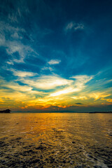  長者ヶ崎海岸に広がる壮大な夕焼けの空と海　神奈川県　湘南　葉山町