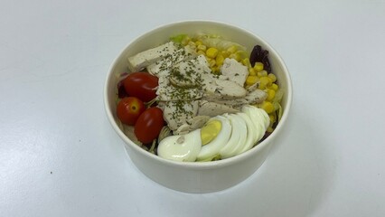 Fresh Chicken Caesar Salad with crisp romaine lettuce, juicy grilled chicken, crunchy croutons, and creamy Caesar dressing. A classic, flavorful, and satisfying dish perfect for any meal!