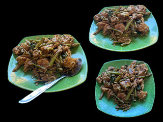 Tipat Cantok is a Balinese specialty similar to gado-gado, but with its own unique characteristics. Tipat cantok consists of ketupat, boiled vegetables, fried tofu, and finely ground peanut sauce, 