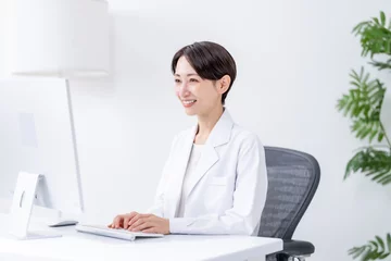  医師 © naka