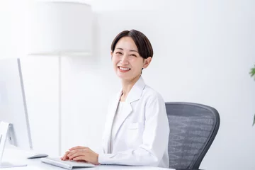  医師 © naka